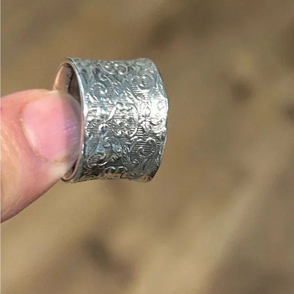 Handmade Sterling Silver Ring Size 7 Beautiful Metal Work Filigree EUC - Picture 3 of 5